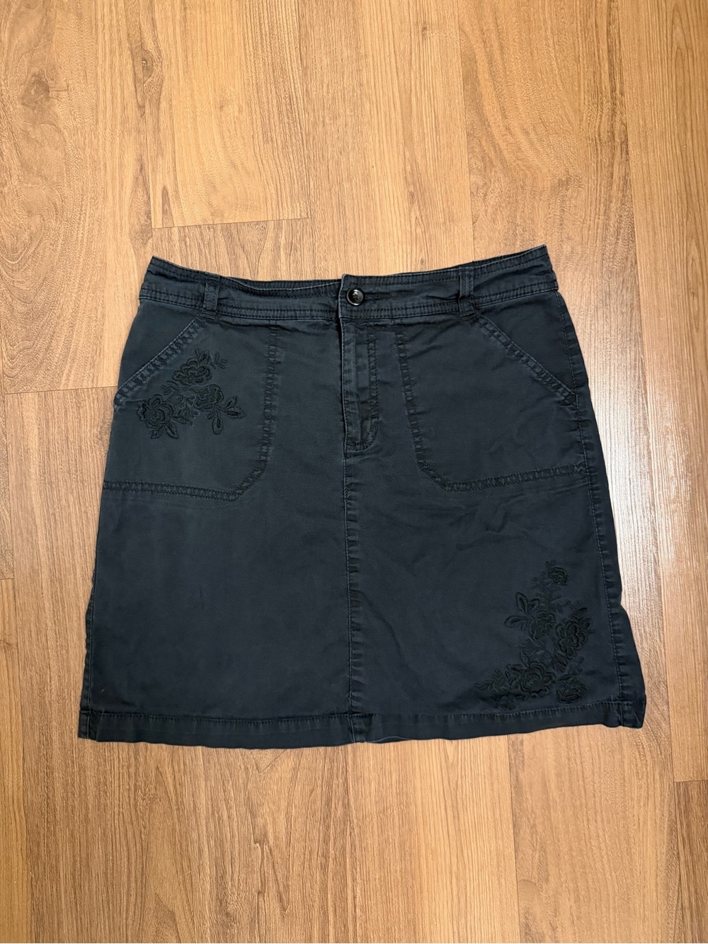 Croft & Barrow Black Denim Floral Embroidered Mini Skort